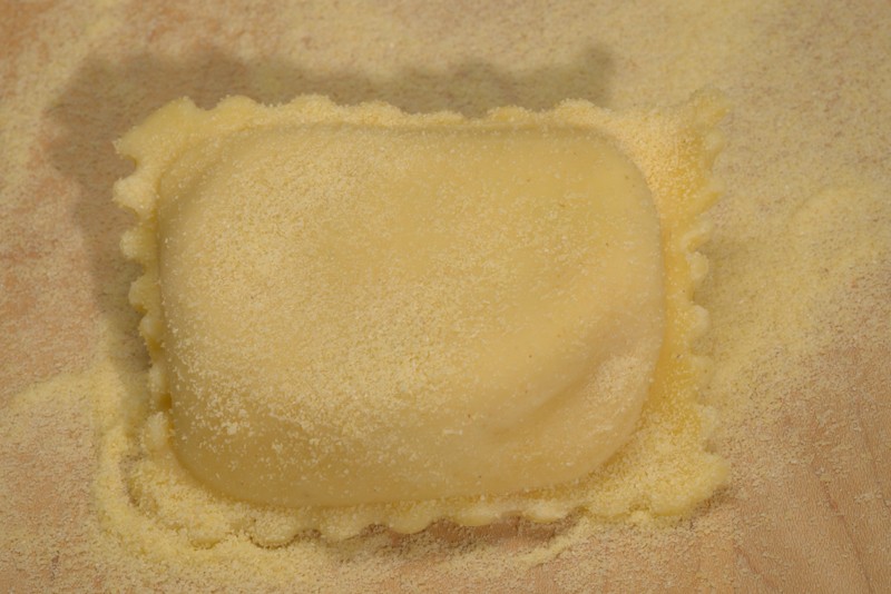 Artichoke and Fontina in Egg Dough - Ravioli Large Sq